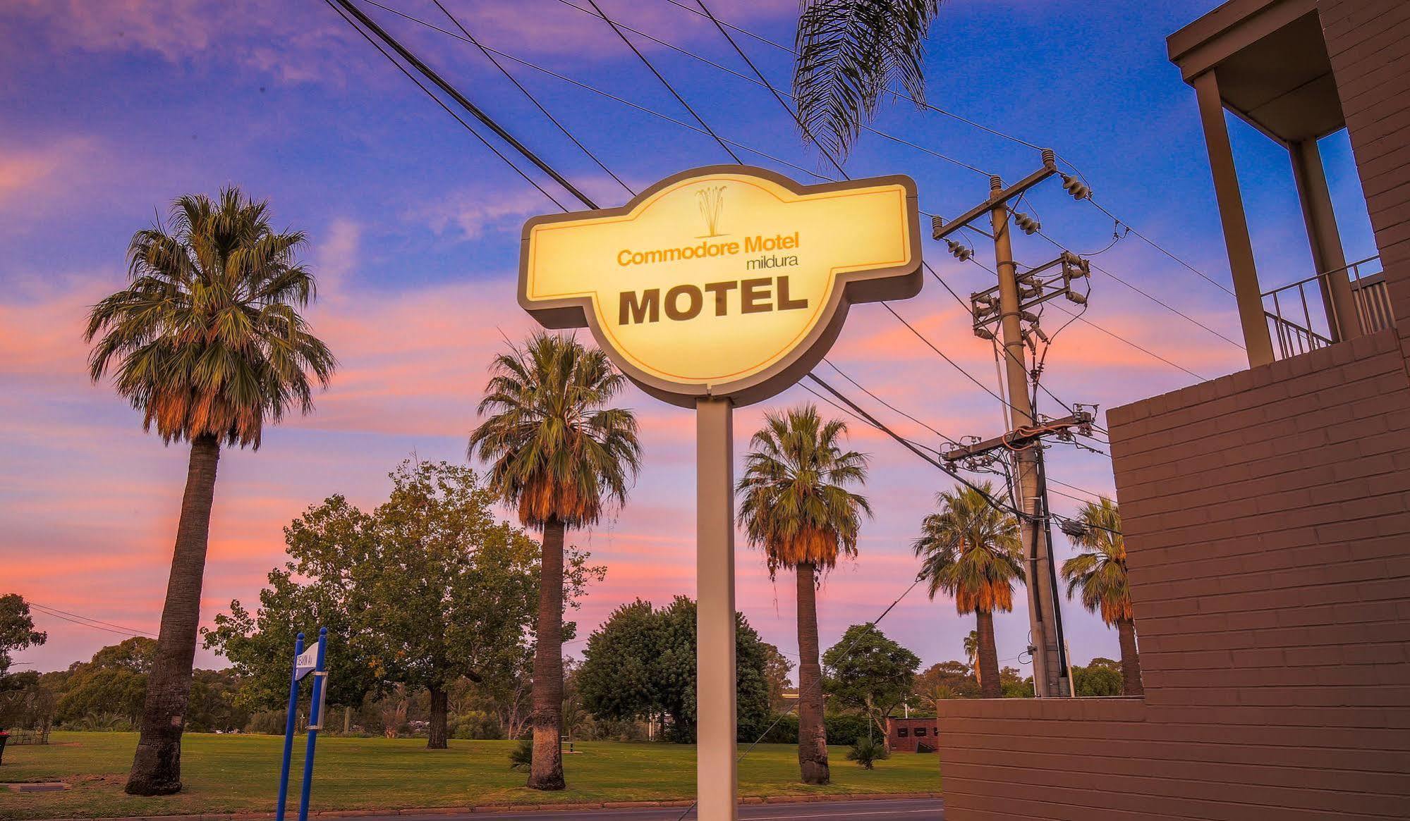 Commodore Mildura Motel Buitenkant foto